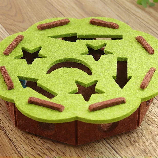 Interactive Cat Puzzle Toy Felt Toy Box with Maze Tunnel Bell Ball Indoor Entertainment Cat Toy